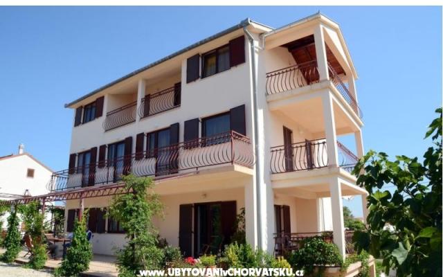Apartmenty Stupavsky - Unterkunft Pakostane Kroatien