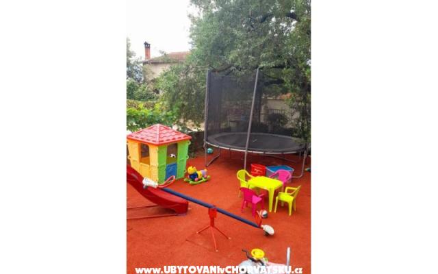Appartements Pipi - Unterkunft Pakostane Kroatien