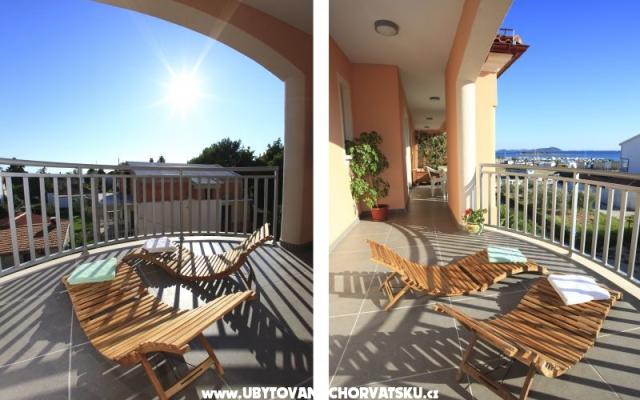 Villa Lena - Unterkunft Pakostane Kroatien
