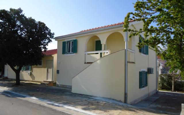 Appartements Villa  Antonija  - Unterkunft Petrcane Kroatien
