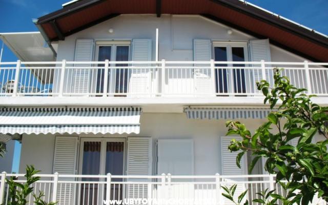 Appartements Niksa - Unterkunft Petrcane Kroatien