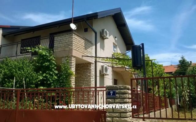 Appartements Mikulan - Unterkunft Pirovac Kroatien