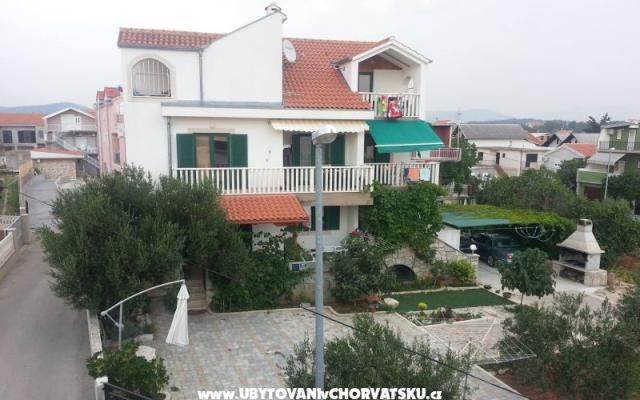 App. Biserka Lolić - Unterkunft Pirovac Kroatien