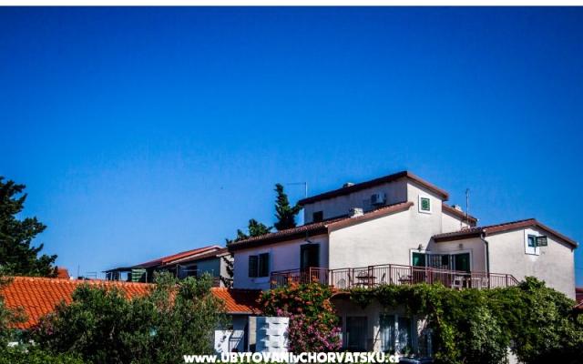 PIROVAC APARTMENTS *** - Unterkunft Pirovac Kroatien