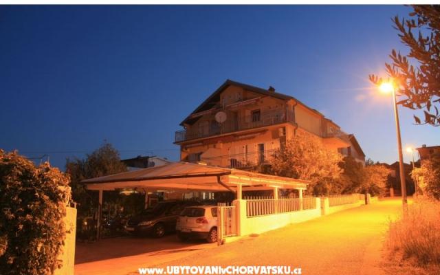 Villa Mir  - Unterkunft Pirovac Kroatien