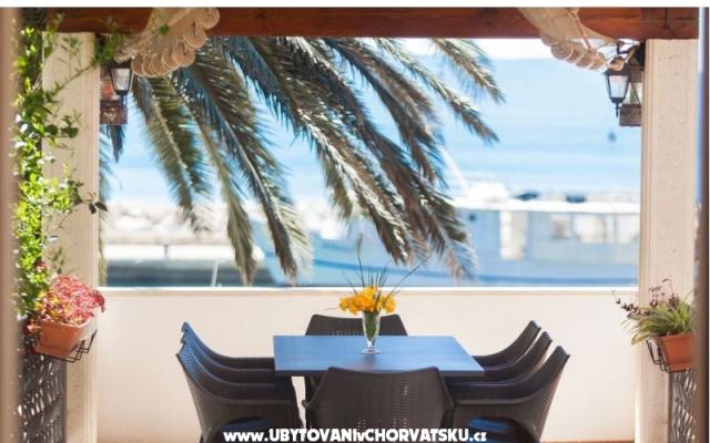Appartements Pomirta - Unterkunft Podgora Kroatien