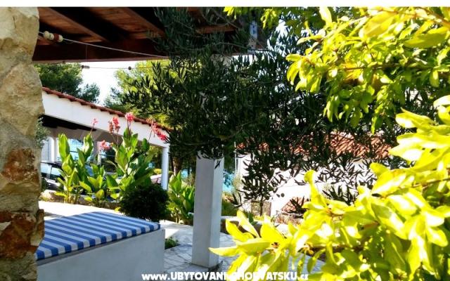 Appartements Gjardini *** - Unterkunft Primosten Kroatien