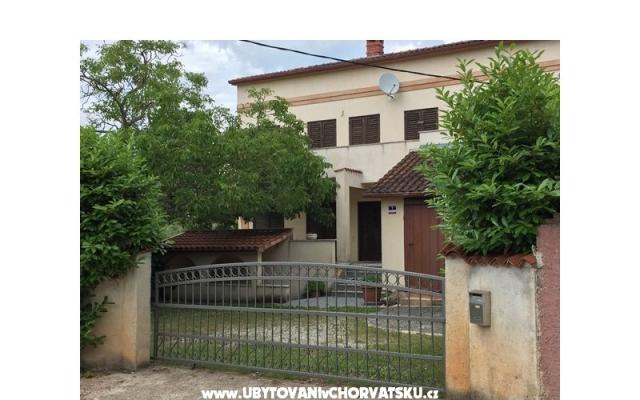 Haus Carnitia - Unterkunft Pula Kroatien