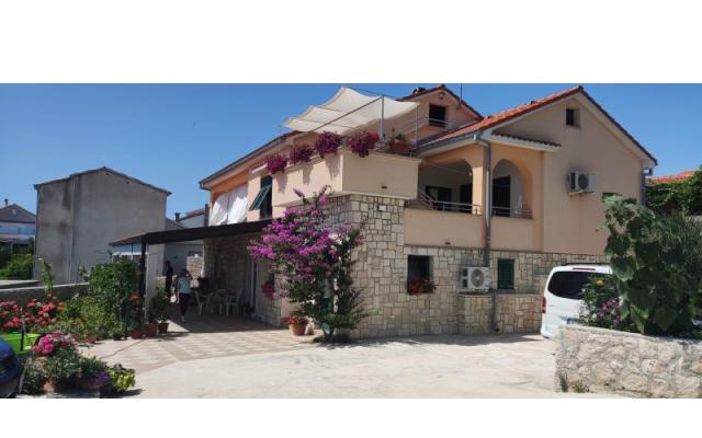 Apartment Lemi - Unterkunft Razanac Kroatien