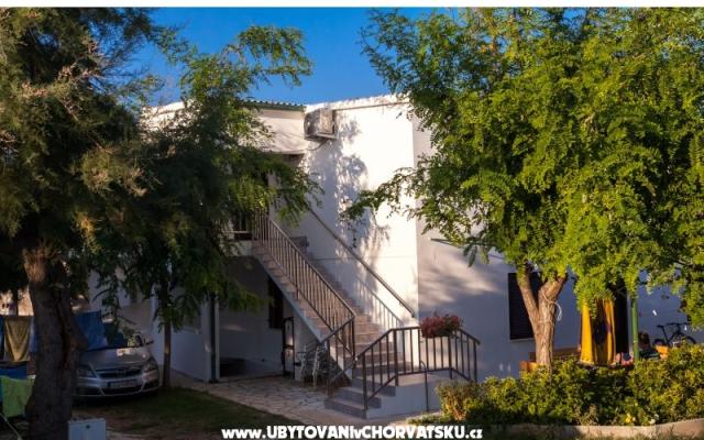 Appartements Puntica - Unterkunft Razanac Kroatien