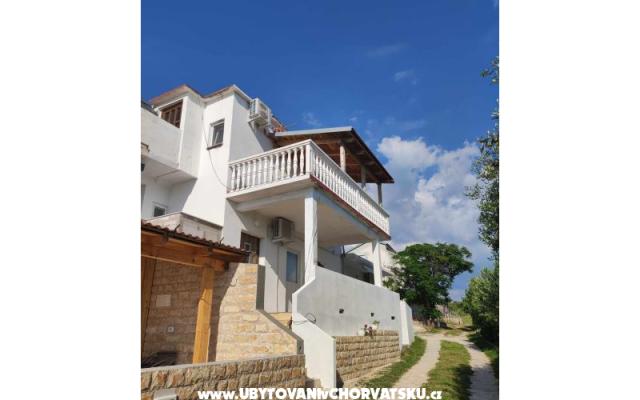 Appartements Zrinka - Unterkunft Razanac Kroatien
