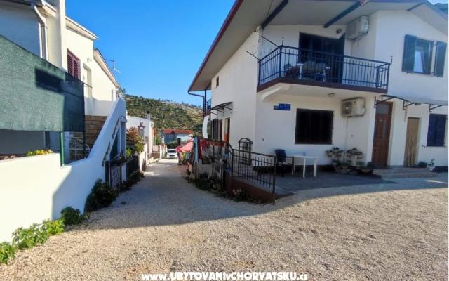 Appartements Jakoubek - Unterkunft Rogoznica Kroatien