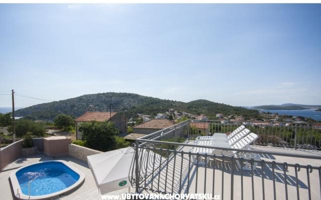 Haus NEDA - Unterkunft Rogoznica Kroatien