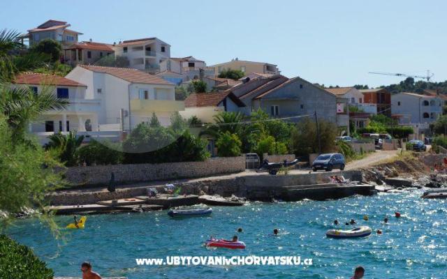 Appartements Nuić - Unterkunft Rogoznica Kroatien