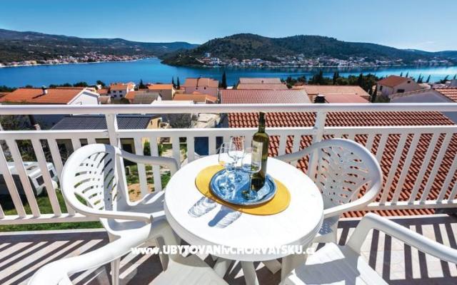 Appartements Zdravka - Unterkunft Rogoznica Kroatien