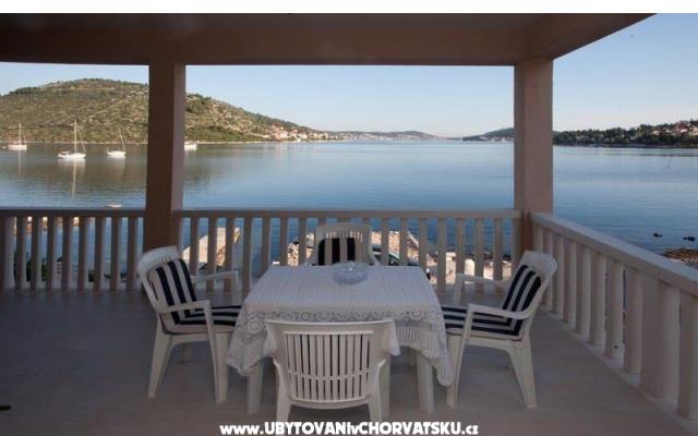 Beach apartments Rogoznica - Unterkunft Rogoznica Kroatien