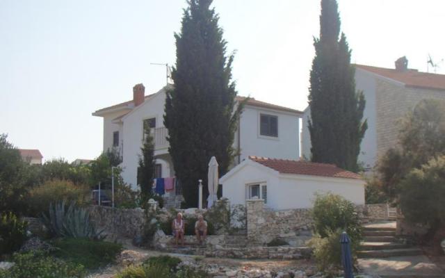 Haus Two Cypresses - Unterkunft Rogoznica Kroatien