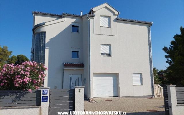 Appartements Pinea Sol - Unterkunft Sibenik Kroatien