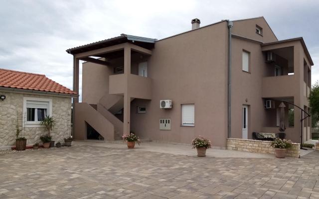 Appartements Lara - Unterkunft Sukosan Kroatien