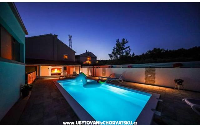 Appartement ANAI with private  pool - Unterkunft Sukosan Kroatien