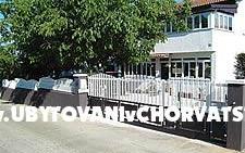 Appartements Roviš - Unterkunft Tar Kroatien