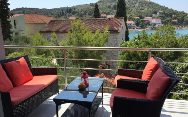 Villa Borys - Unterkunft Tisno Kroatien