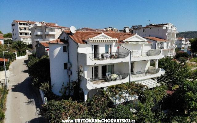 Villa Helio - Unterkunft Trogir Kroatien