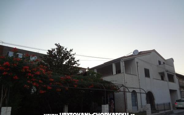 Appartements Bepa - Unterkunft Trogir Kroatien