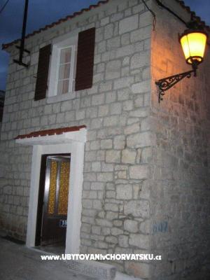 Ferienwohnungen Stone Haus - Unterkunft Trogir Kroatien