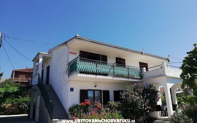 Ferienwohnungen Santic - Unterkunft Trogir Kroatien