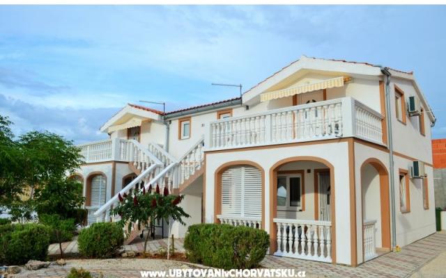 Appartements Čvangić - Unterkunft Insel Vir Kroatien