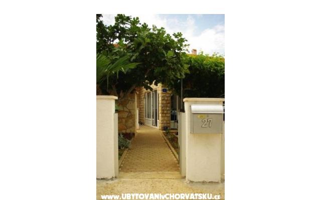 Appartements Ivica Serdarušić - Unterkunft Insel Vir Kroatien