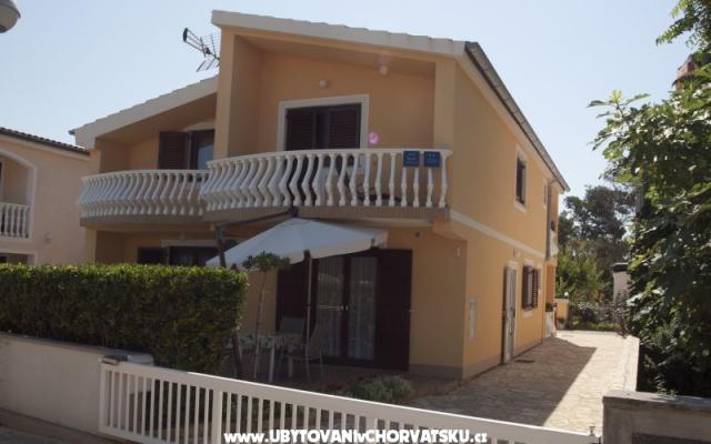 Appartements Štefanija - Unterkunft Insel Vir Kroatien