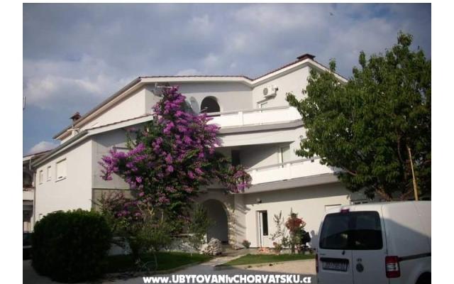 Appartements Lora - Unterkunft Insel Vir Kroatien