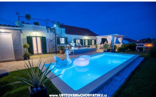 Ferienhaus  Diana +pool+jacuzzi - Unterkunft Insel Vir Kroatien