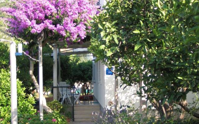 Leandra Zimmers &amp; Appartement - Unterkunft Insel Vis Kroatien