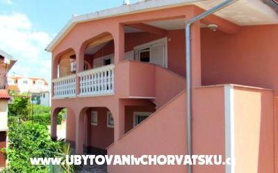 Appartements Barbič - Unterkunft Vodice Kroatien