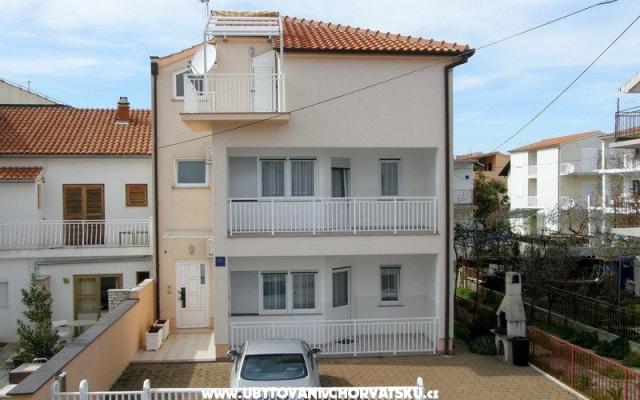 Appartements Dugonjić - Unterkunft Vodice Kroatien