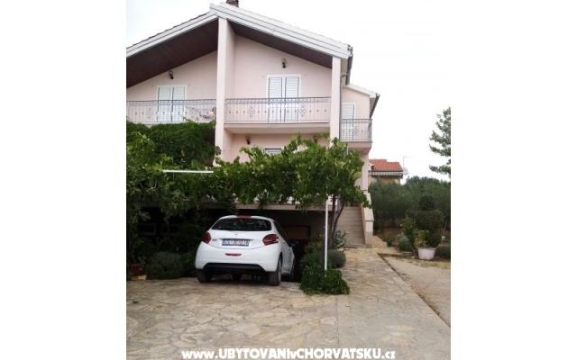 Appartements Ema - Unterkunft Vodice Kroatien