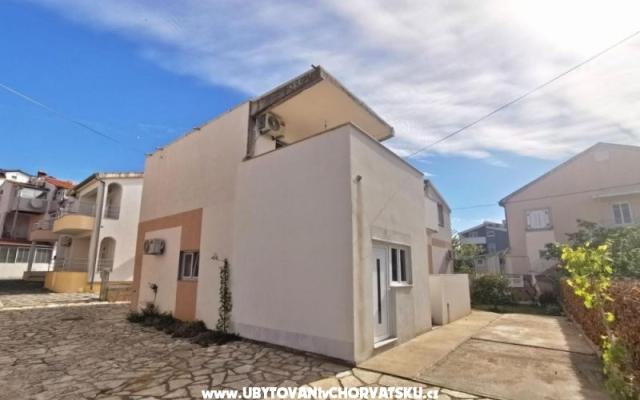 Appartements Ema i Roza - Unterkunft Vodice Kroatien