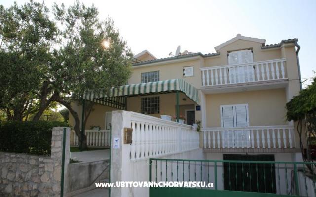 Appartements Ergić Bozena - Unterkunft Vodice Kroatien