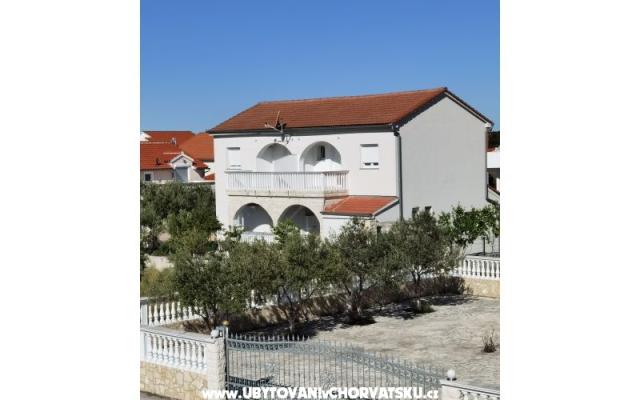 Appartements Ivanović - Unterkunft Vodice Kroatien