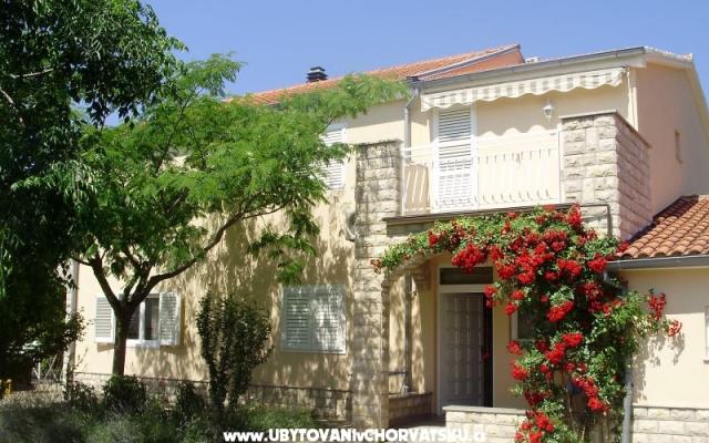 Appartements Marija - Unterkunft Vodice Kroatien