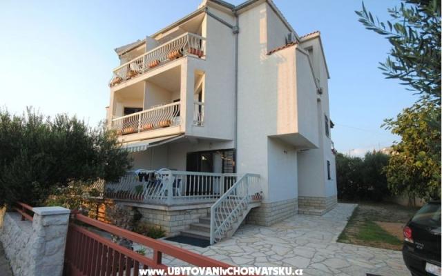 Appartements Mira - Unterkunft Vodice Kroatien