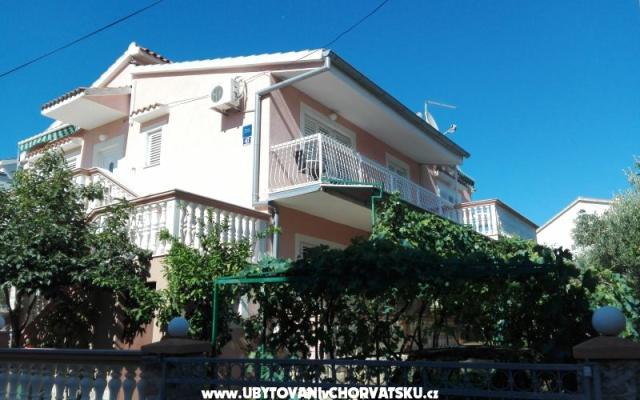 Appartements Nenadić - Unterkunft Vodice Kroatien