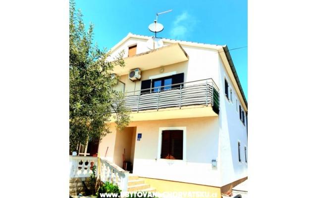 Appartements Grubelic - Unterkunft Vodice Kroatien
