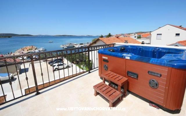 Villa Lucich I. - II. - Unterkunft Vodice Kroatien