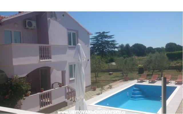 Ferienwohnungen with swimming pool-Crno - Unterkunft Zadar Kroatien