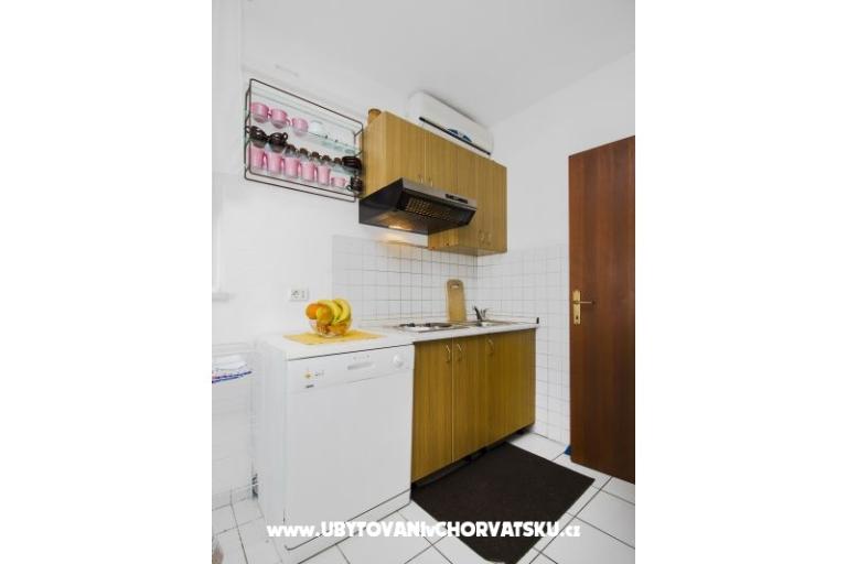 Supetar, Island Brač – foto 17