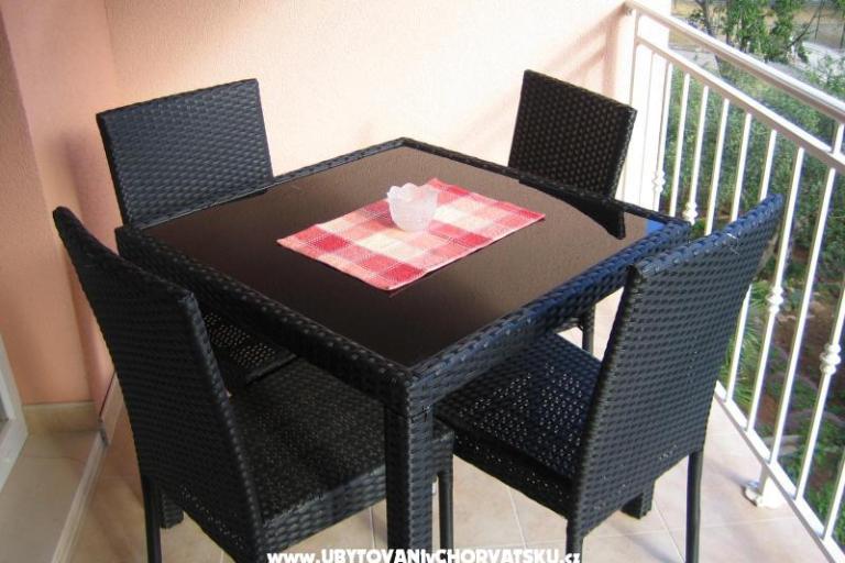 Appartements Roje Sv. Filip i Jakov – foto 17